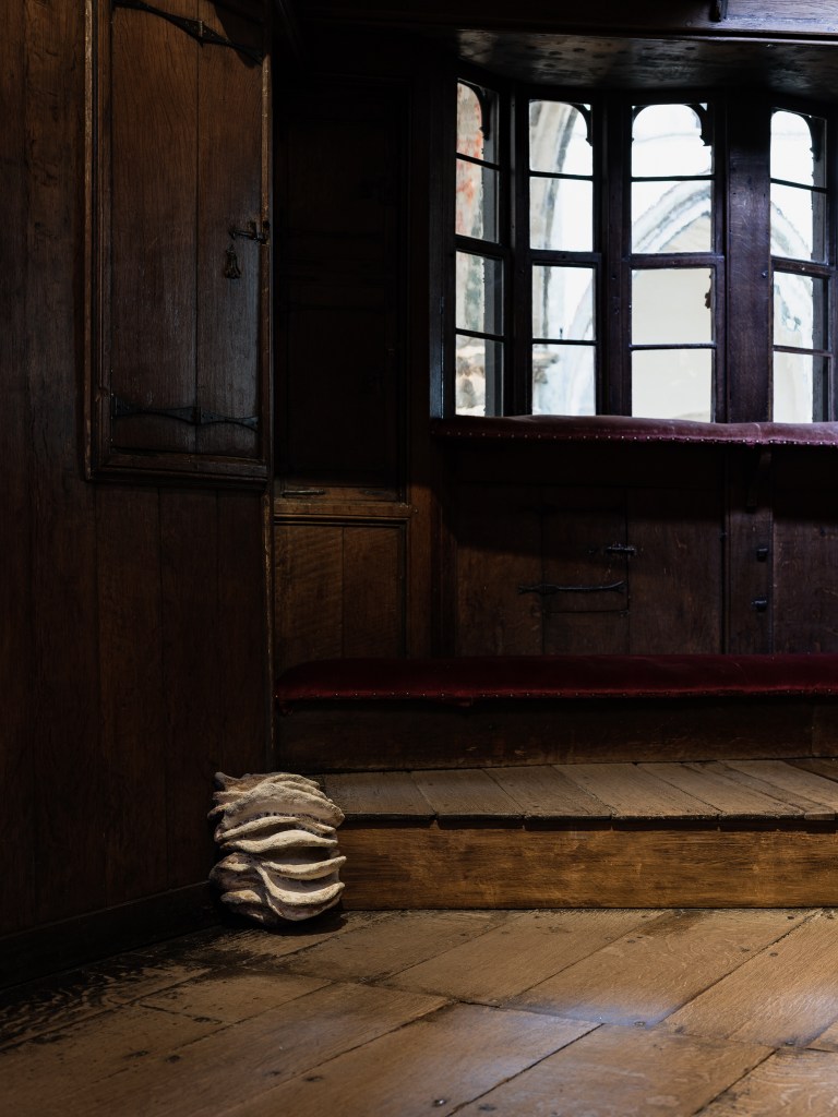 Maartje Korstanje
Untitled sculpture 2024
Ceramics.
Exhibited in the exhibition 'Rebel Garden' at Groeningemuseum, Brugge, BE.