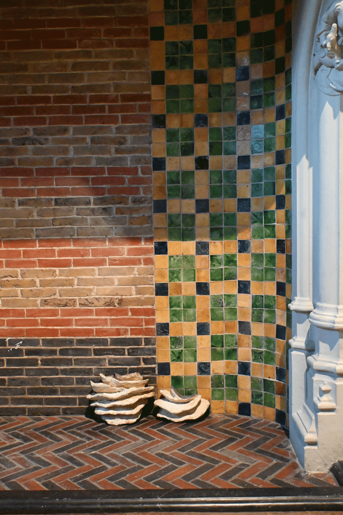 Maartje Korstanje
Untitled sculptures 2024
Ceramics.
Exhibited in the exhibition 'Rebel Garden' at Groeningemuseum, Brugge, BE.